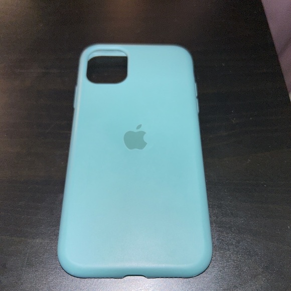 iPhone 11 case - Picture 1 of 2
